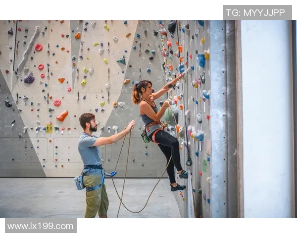 深圳攀岩队的节奏与技巧探讨：攀岩运动的魅力与挑战