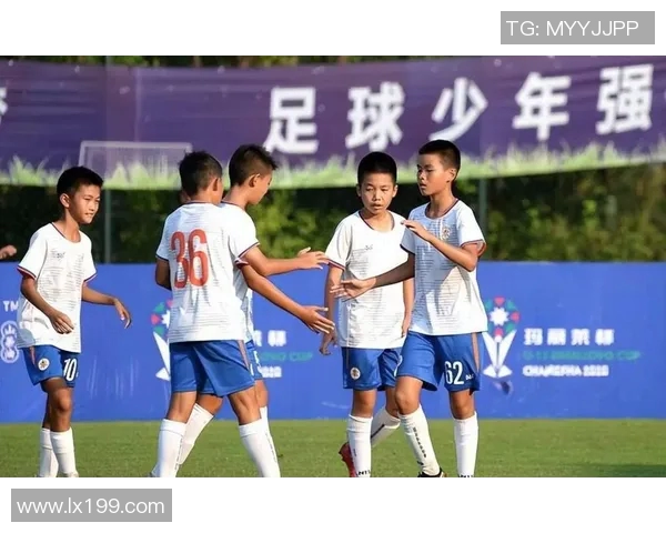 中国足球明星的家属都有哪些人他们的背景和故事揭秘